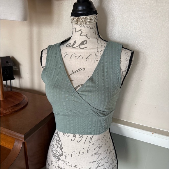 SHEIN Sea foam Green Ribbed Wrap Crop Top NWT - Picture 1 of 8